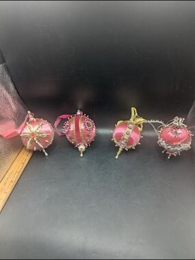 Vintage Set Of 4 Satin Ball Push Pin Christmas Ornaments.
